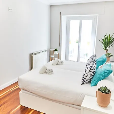 San Martin By Basque Homes * San Sebastián